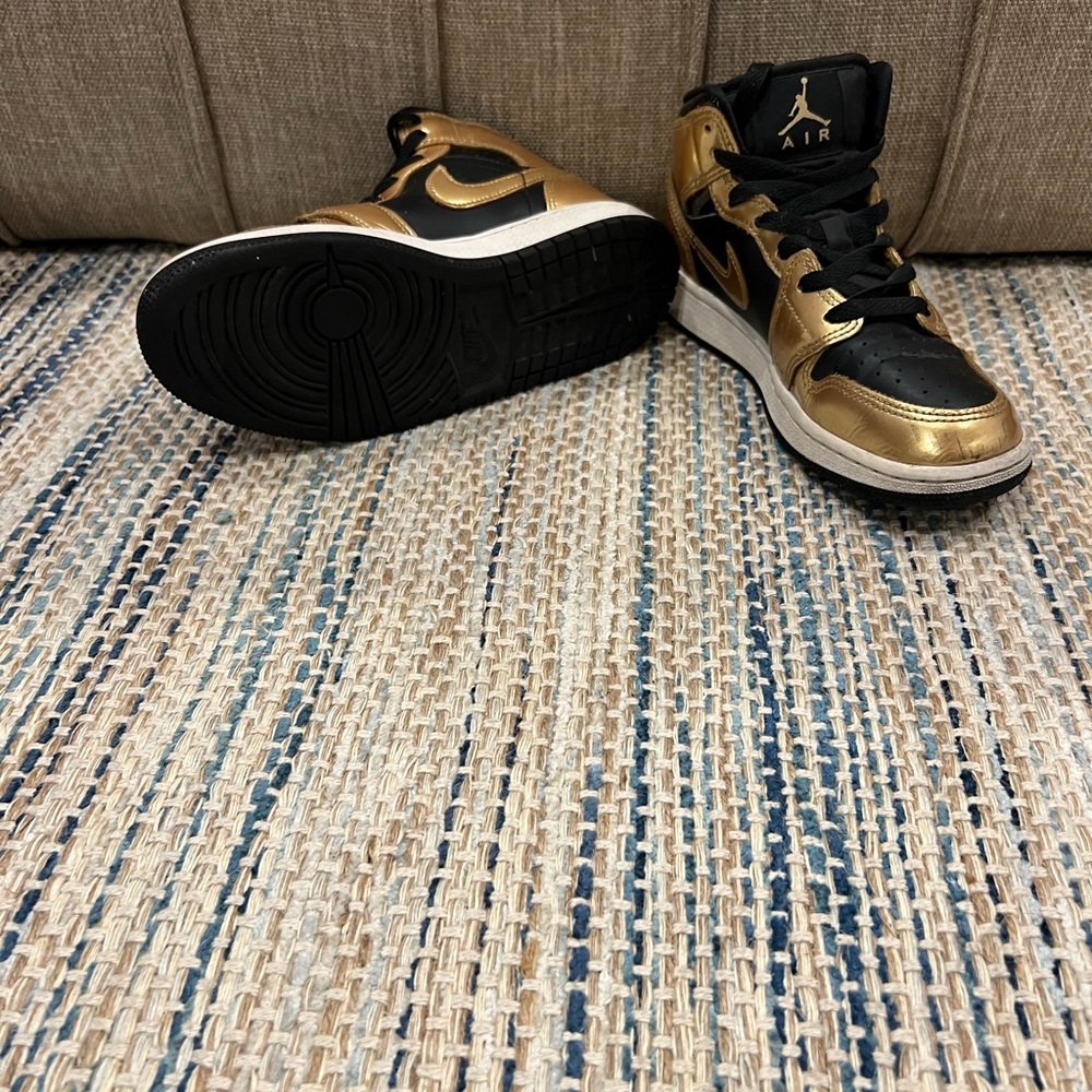 Jordan Kids Sneakers Black and Gold Accents  Size 3.5 DR6967-071 - Picture 9 of 11